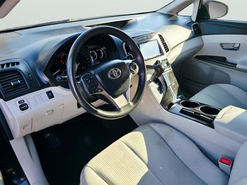 Used 2013 Toyota Venza LE AWD/4WD image 8