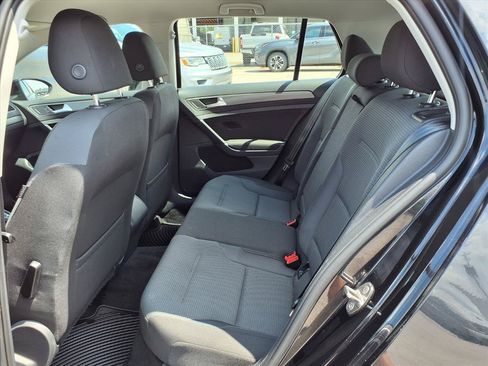 Used 2018 Volkswagen Golf S FWD image 12