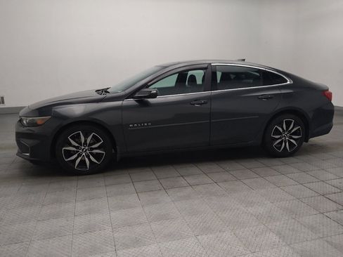 Used 2018 Chevrolet Malibu LT w/ Leather Package FWD image 2