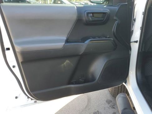 Used 2022 Toyota Tacoma SR w/ SR Convenience Package image 15