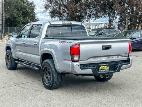 Used 2018 Toyota Tacoma TRD Sport w/ Technology Package RWD image 8