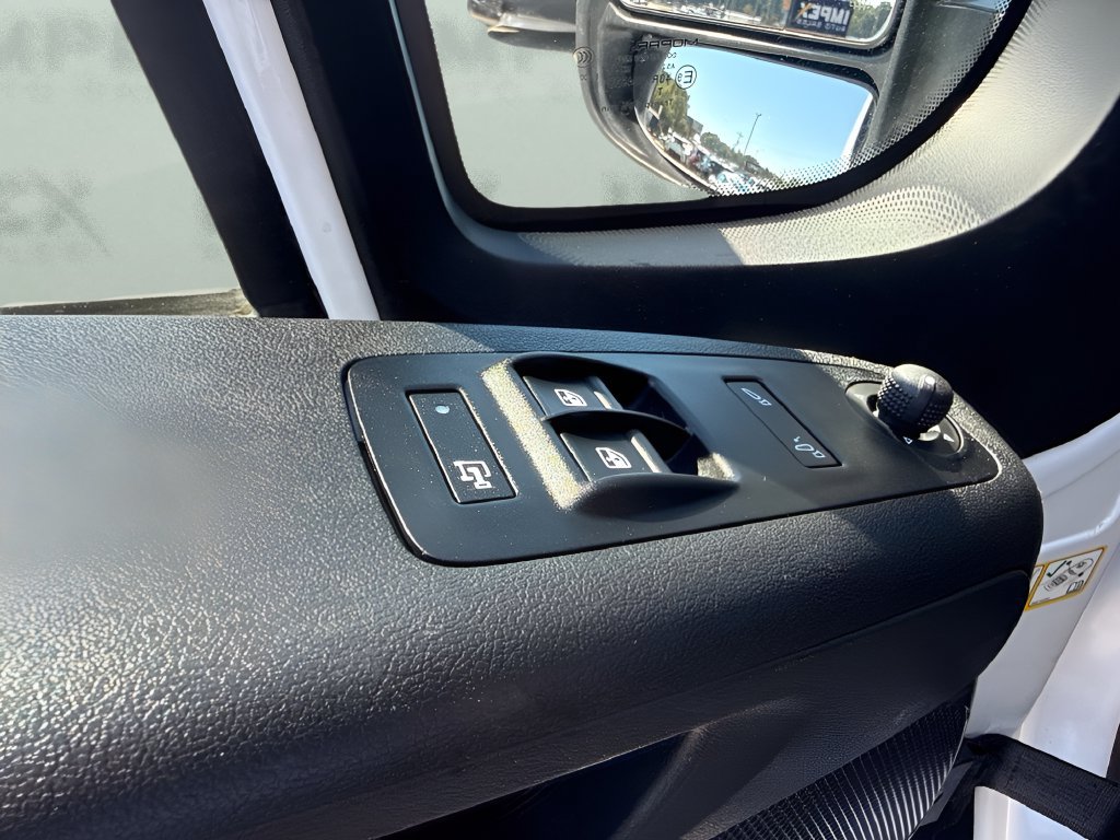 Used 2025 RAM ProMaster 2500 w/ Convenience Group FWD image 22