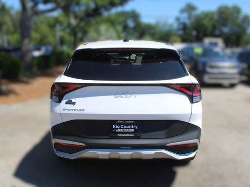 Certified 2024 Kia Sportage EX FWD image 8