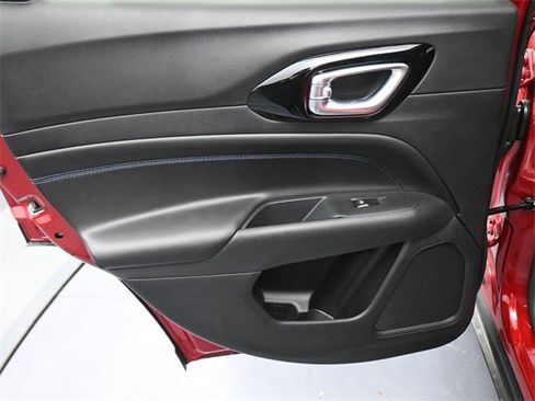 New 2026 Jeep Compass Latitude image 38