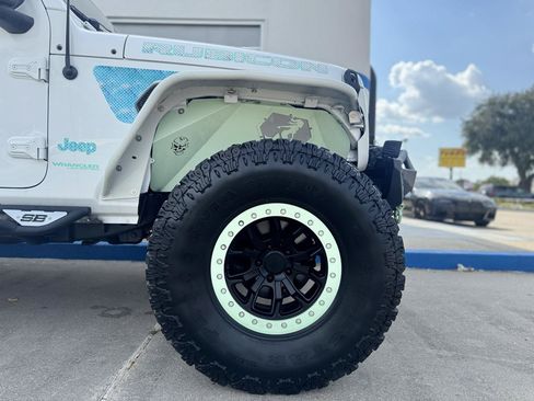 Used 2018 Jeep Wrangler Unlimited Rubicon AWD/4WD image 28