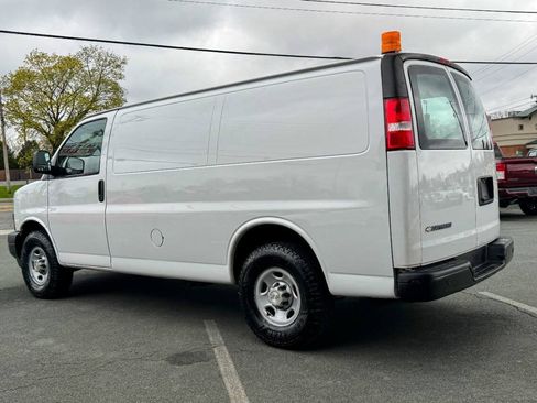 Used 2020 Chevrolet Express 2500 w/ Driver Convenience Package RWD image 6