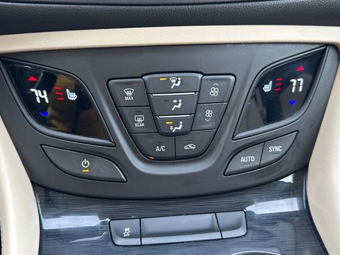 Used 2017 Buick Envision Essence image 26