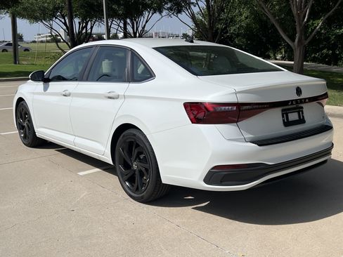 Certified 2026 Volkswagen Jetta SE w/ Black Wheel Package FWD image 7