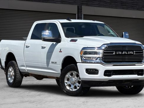 Used 2024 RAM 2500 Laramie AWD/4WD image 2