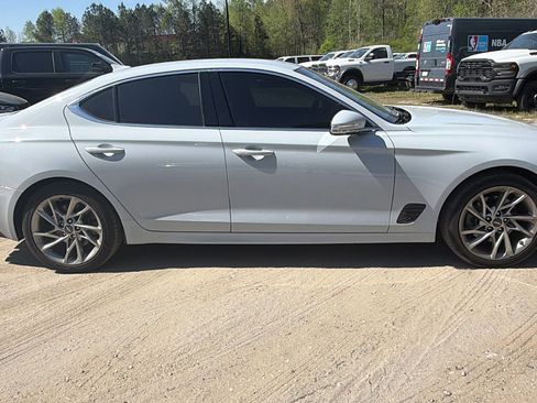 Used 2022 Genesis G70 2.0T image 7