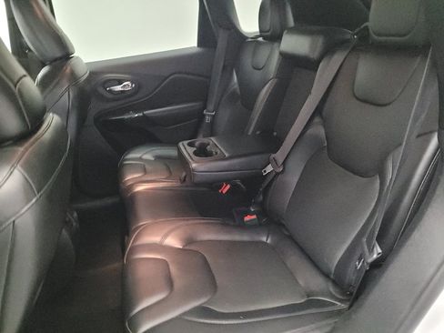 Used 2020 Jeep Cherokee Latitude Plus FWD image 18
