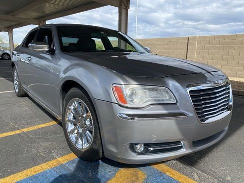 Used 2014 Chrysler 300 C image 4