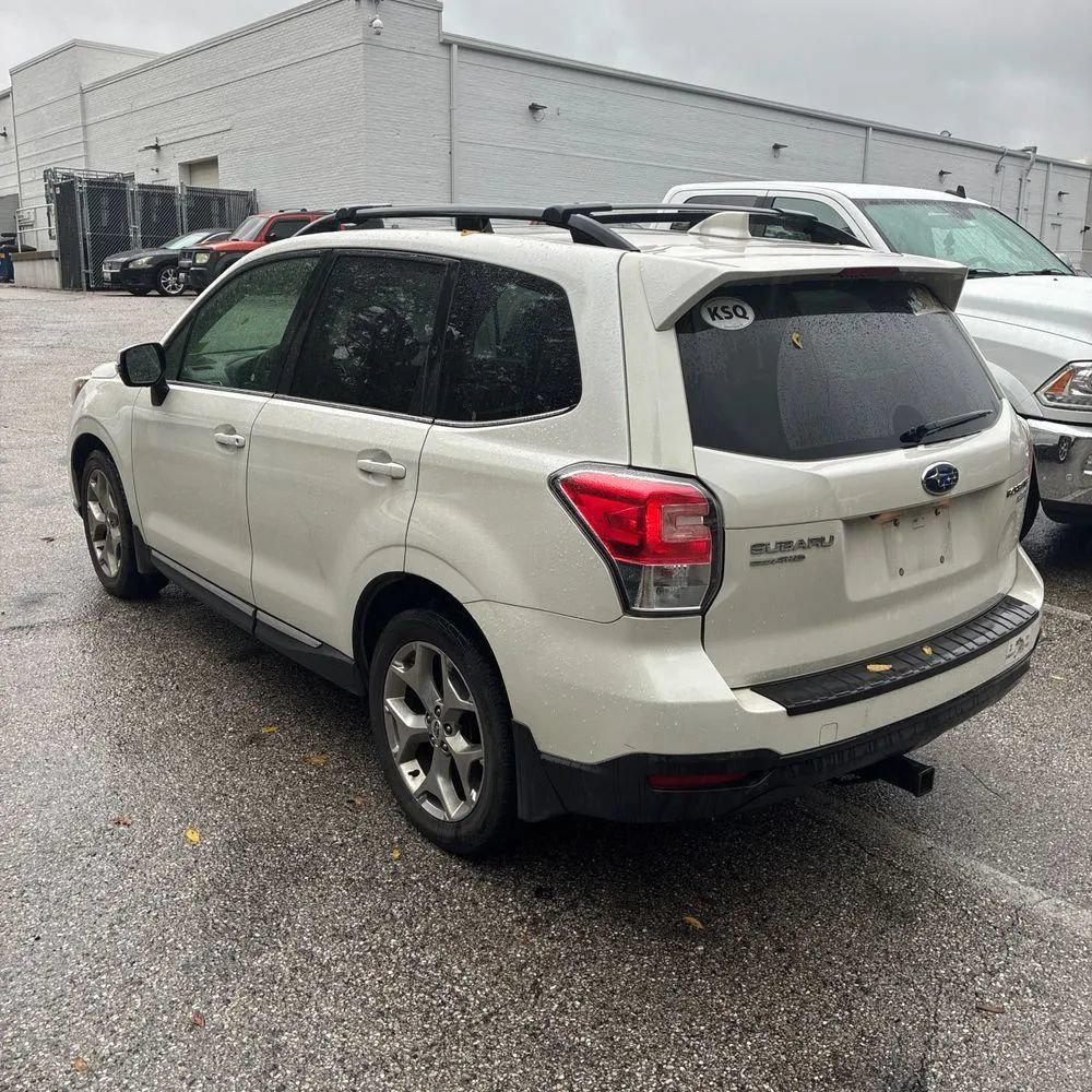 Used 2017 Subaru Forester 2.5i Touring AWD/4WD image 4