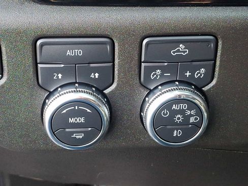 Certified 2025 GMC Sierra 1500 Elevation image 25