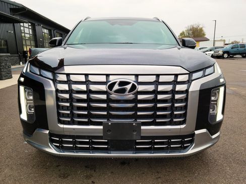 Used 2024 Hyundai Palisade Calligraphy image 2