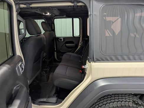 Used 2022 Jeep Wrangler Unlimited Sport image 9
