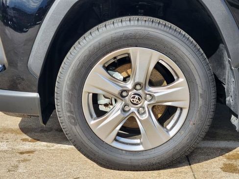 Used 2025 Toyota RAV4 LE image 8