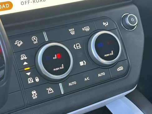 New 2026 Land Rover Defender 130 X-Dynamic SE AWD/4WD image 21