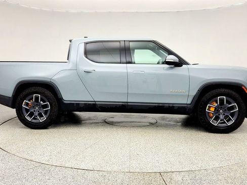 Used 2023 Rivian R1T Adventure image 4