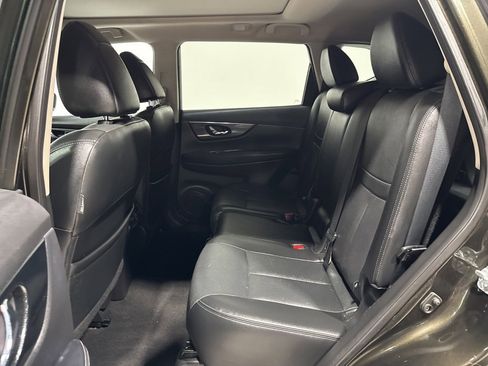 Used 2015 Nissan Rogue SL w/ SL Premium Package image 32