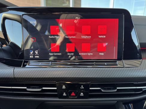 Used 2022 Volkswagen Golf R image 21