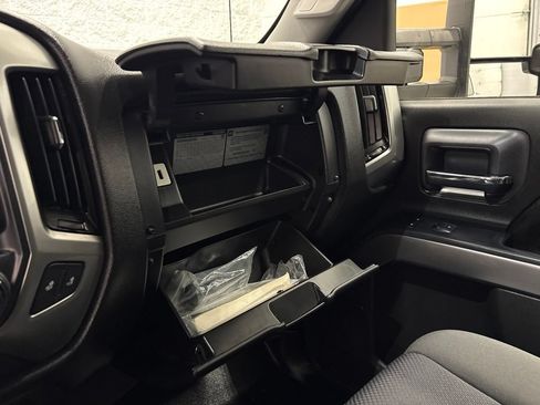 Used 2017 Chevrolet Silverado 1500 LT w/ All Star Edition AWD/4WD image 29