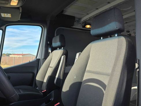 Used 2025 Mercedes-Benz Sprinter 2500 image 24
