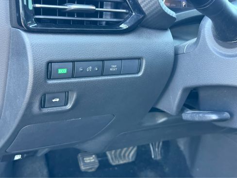 Used 2022 Nissan Sentra SR w/ Midnight Edition FWD image 15