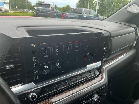 Used 2022 GMC Sierra 1500 SLE AWD/4WD image 9