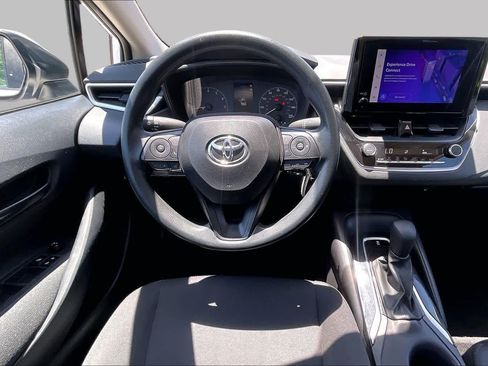 Used 2025 Toyota Corolla LE FWD image 6