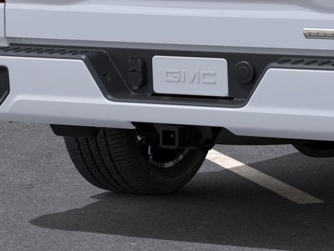New 2026 GMC Sierra 1500 Elevation w/ LPO, Elevation Black Package AWD/4WD image 38