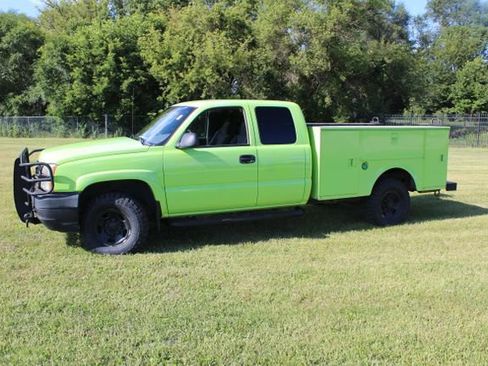 Used 2007 Chevrolet Silverado 2500 LT w/ Heavy-Duty Power Package image 3