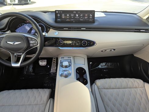Used 2025 Genesis GV70 3.5T Sport w/ Sport Prestige Package image 13