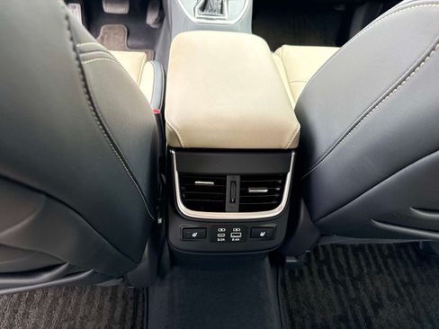 Certified 2025 Subaru Outback Limited AWD/4WD image 17