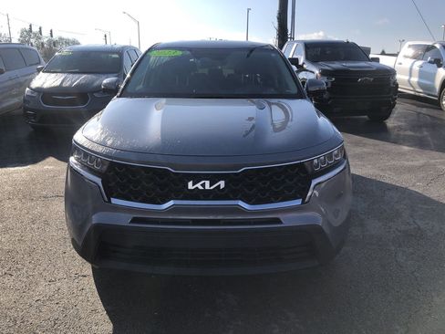 Used 2023 Kia Sorento LX image 8