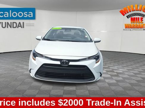 Used 2023 Toyota Corolla LE FWD image 2