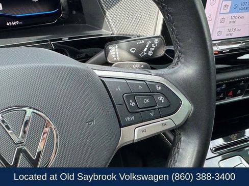 Used 2024 Volkswagen Atlas Cross Sport SEL R-Line AWD/4WD image 37