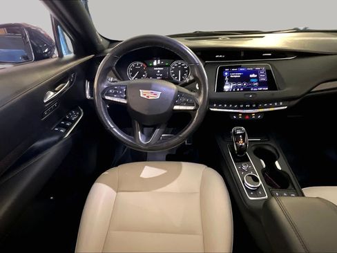 Used 2020 Cadillac XT4 Sport w/ Cold Weather Package FWD image 5