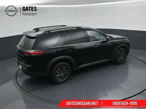 Used 2024 Nissan Pathfinder SV AWD/4WD image 45