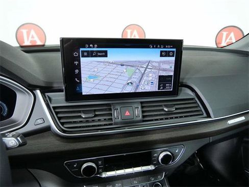 Used 2025 Audi Q5 2.0T Premium Plus w/ Premium Plus Package image 18
