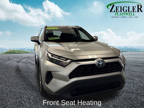 Used 2022 Toyota RAV4 XLE w/ Convenience Package AWD/4WD image 8