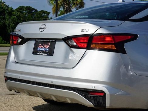 Used 2024 Nissan Altima 2.5 SV image 5