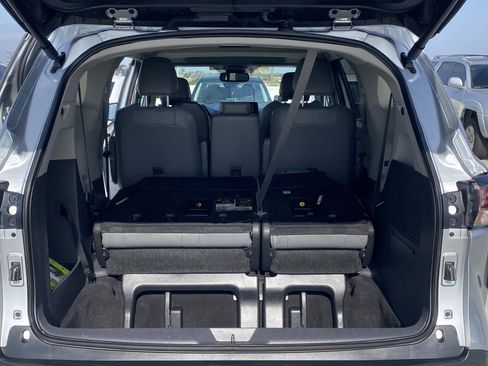 Certified 2024 Toyota Sienna XLE FWD image 21