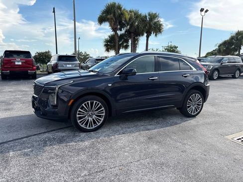 Used 2025 Cadillac XT4 Premium Luxury w/ Technology Package FWD image 12