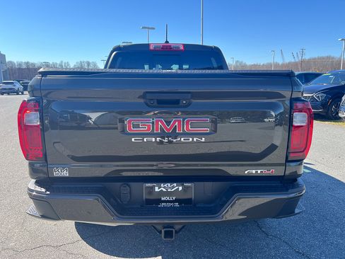Used 2024 GMC Canyon AT4 image 4