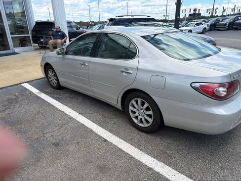 Used 2004 Lexus ES 330 FWD image 3