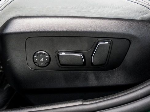 Used 2025 BMW M5 w/ Carbon Package image 19