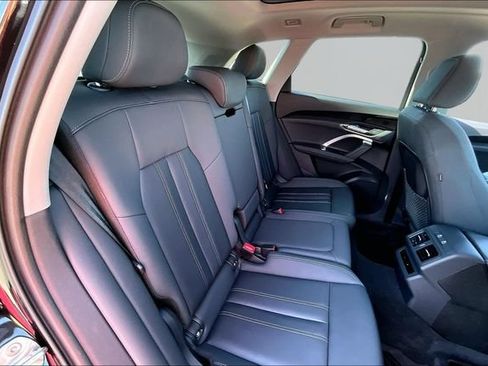 Used 2025 Audi Q5 Premium w/ Convenience Package AWD/4WD image 29