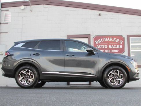 Used 2024 Kia Sportage LX image 1