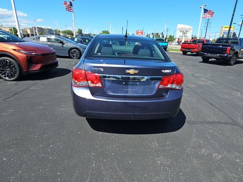 Used 2014 Chevrolet Cruze LS FWD image 4